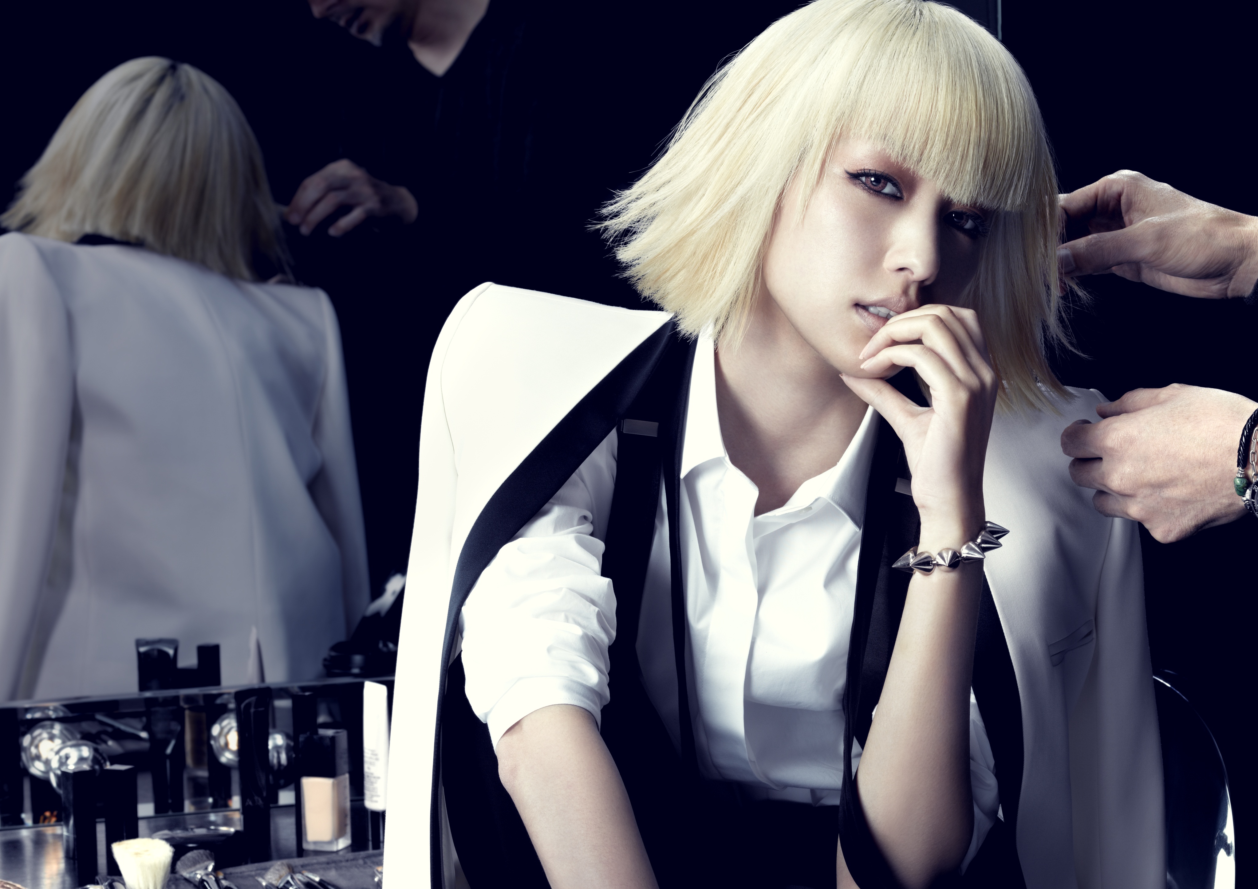 中島美嘉 サイン入 写真 中島美嘉 待望のニューアルバム『REAL』、リリース目前！JOYSOUNDで