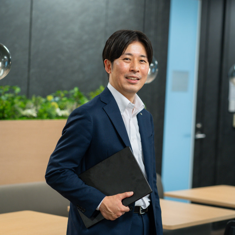 single interview top img